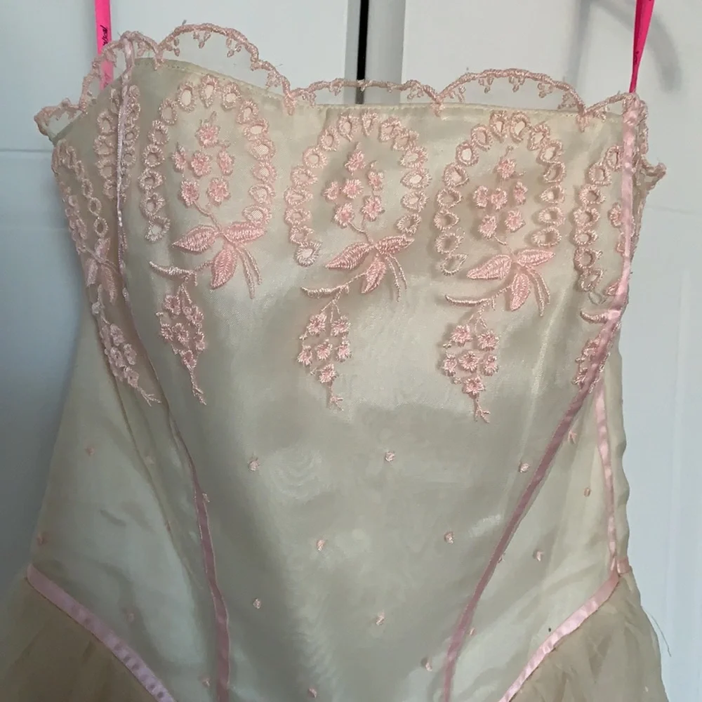 old school style authentic Betsey Johnson dress !! - Picture 2 of 4